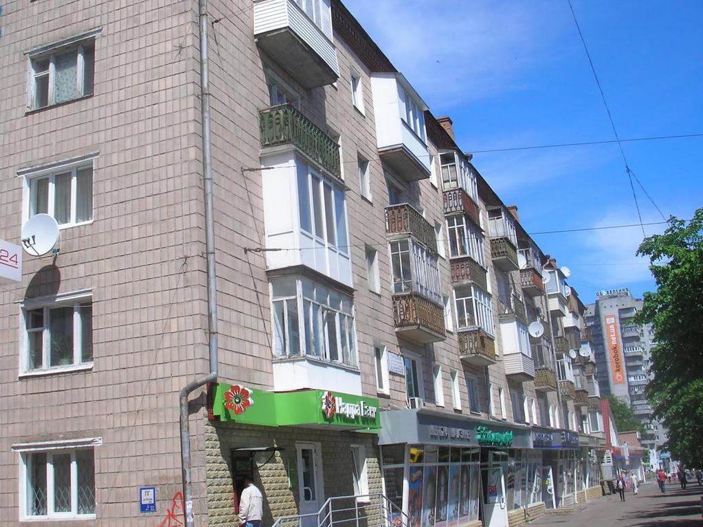 Roses Apartment In The City Center Chernihiv Ngoại thất bức ảnh
